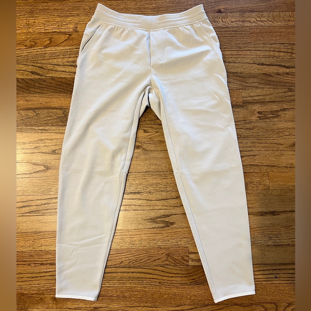 Lululemon GridLiner Fleece Jogger - M
Heathered Dove Grey